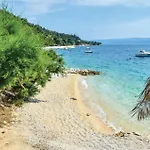 Дом отдыха Beach Front Home In Jesenice Есенице