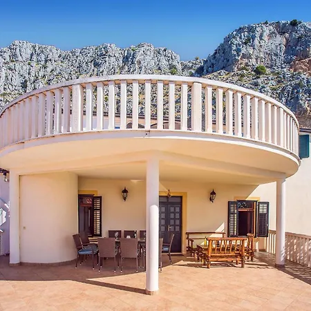 Дом отдыха Beach Front Home In Jesenice *